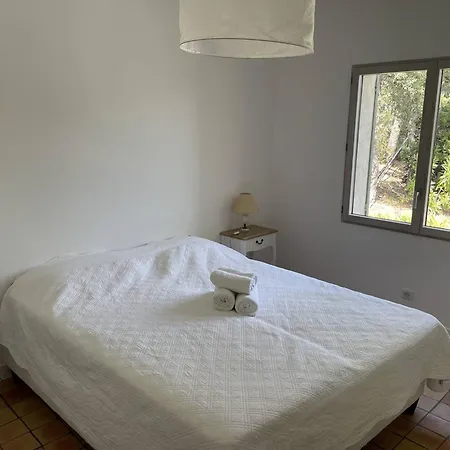 Villa A 600m De La Avec Piscine, Clim Et Internet - Fr-1-726-41