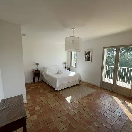 Villa A 600m De La Avec Piscine, Clim Et Internet - Fr-1-726-41