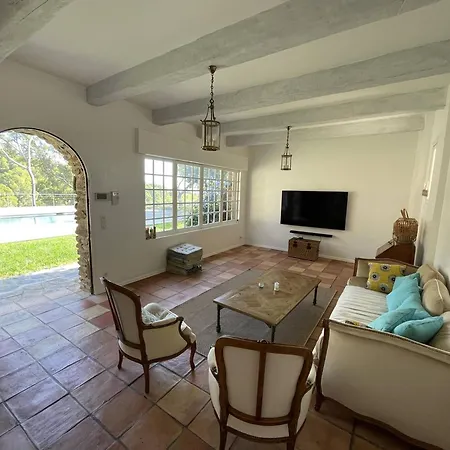 A 600m De La Avec Piscine, Clim Et Internet - Fr-1-726-41 * Cavalaire-sur-Mer