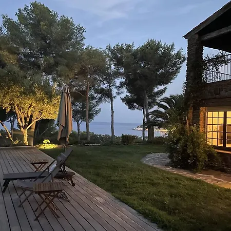 Villa A 600m De La Avec Piscine, Clim Et Internet - Fr-1-726-41 *